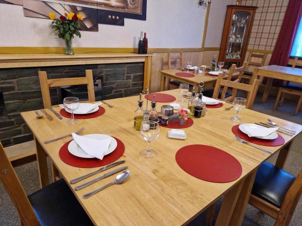 Ty Llew 호텔 Llandysilio 외부 사진