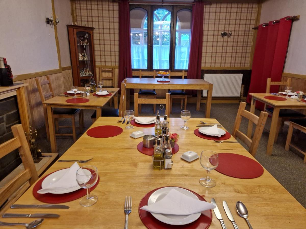 Ty Llew 호텔 Llandysilio 외부 사진
