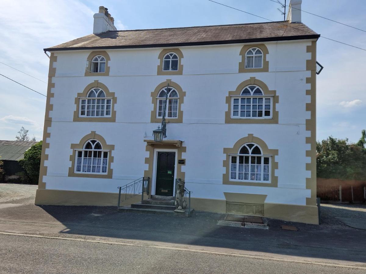 Ty Llew 호텔 Llandysilio 외부 사진